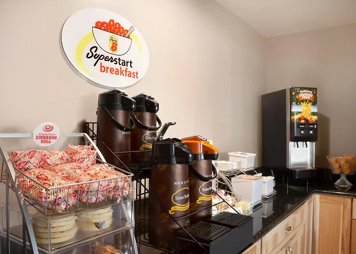 Super 8 By Wyndham Hotel