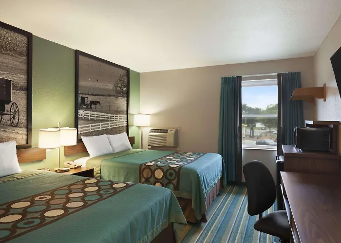 Hotel Super 8 By Wyndham 2*