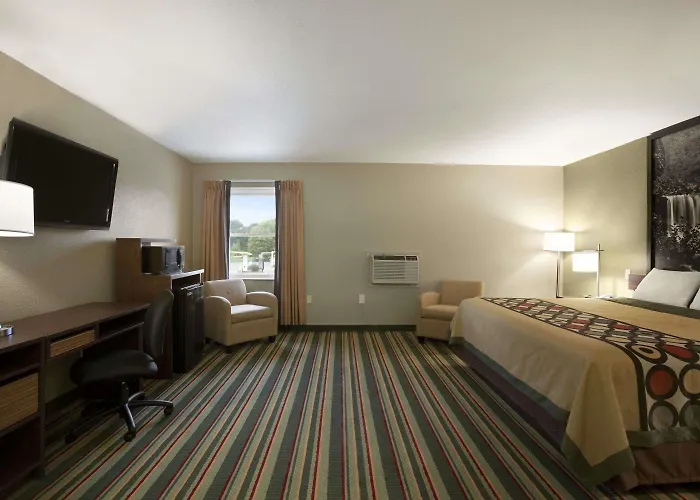 Super 8 By Wyndham Hotel 2*