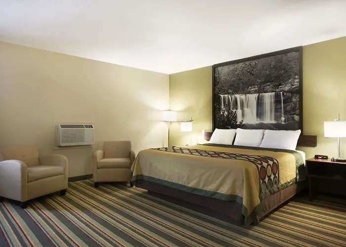 Super 8 By Wyndham Hotel 2*