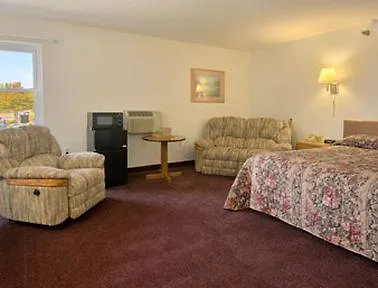 Super 8 By Wyndham Hotel 2*